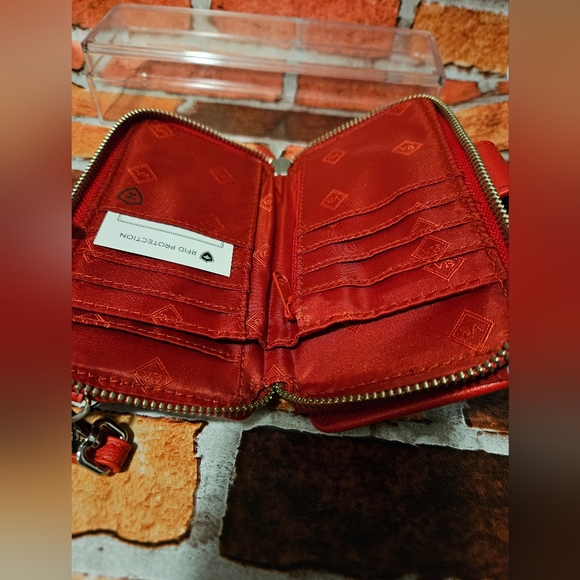 Red Quilted Wristlet Wallet - Picture 3 of 6
